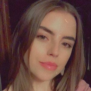 Meet your Posher, Hayley